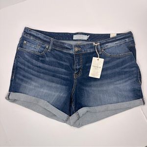 🍓Torrid 5” Rolled hem Shorts Size 20 NWT Dark Wash